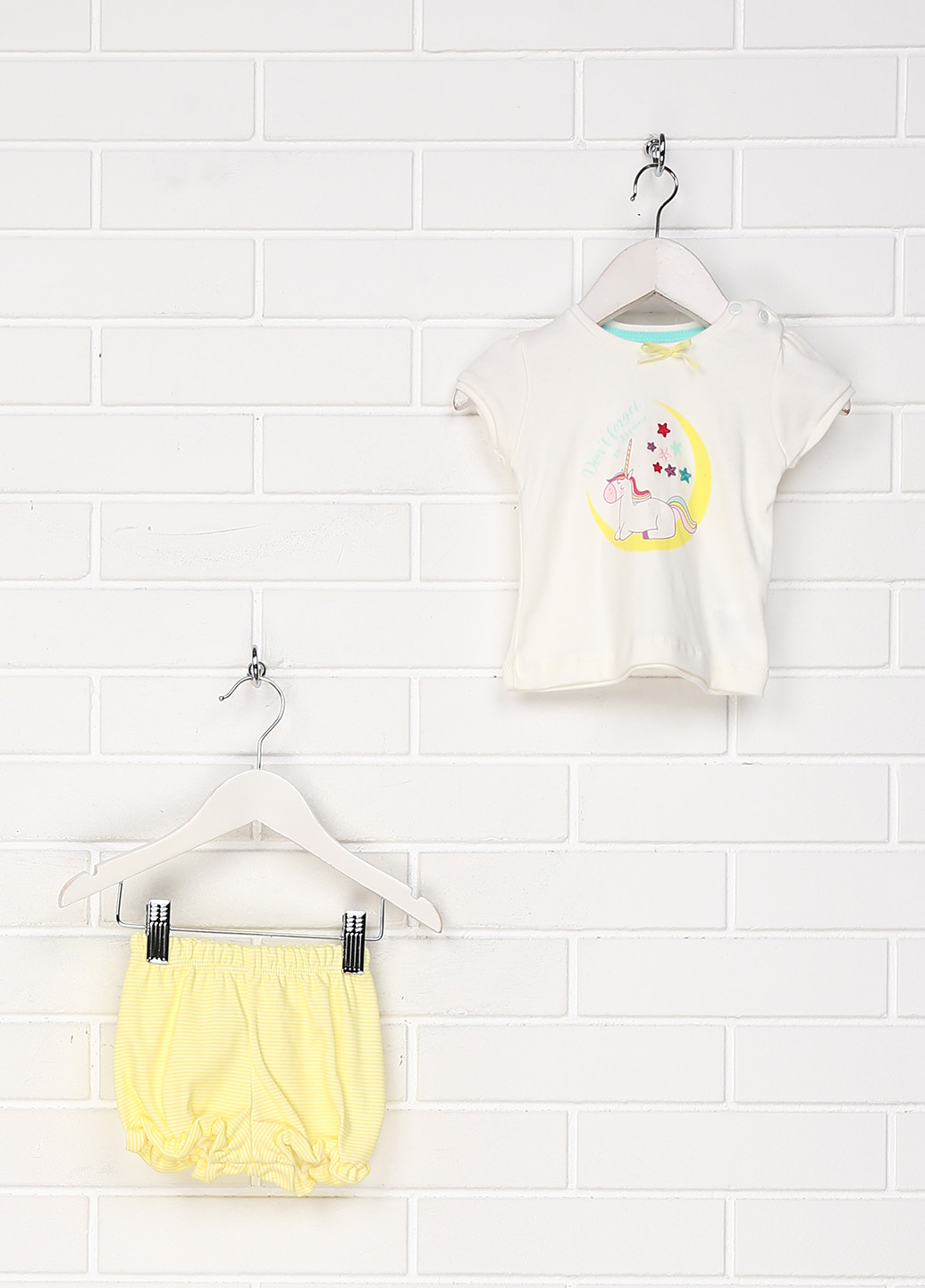 Белый летний комплект (футболка, шорты) Baby corner