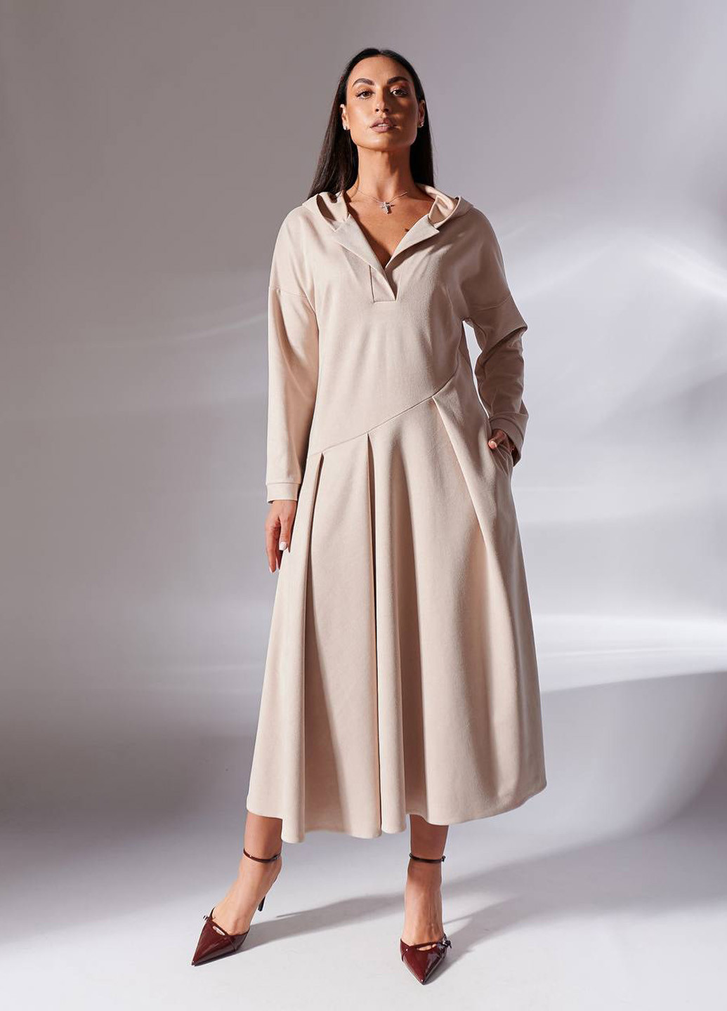 Светло-бежевое кэжуал платье LibeAmore однотонное