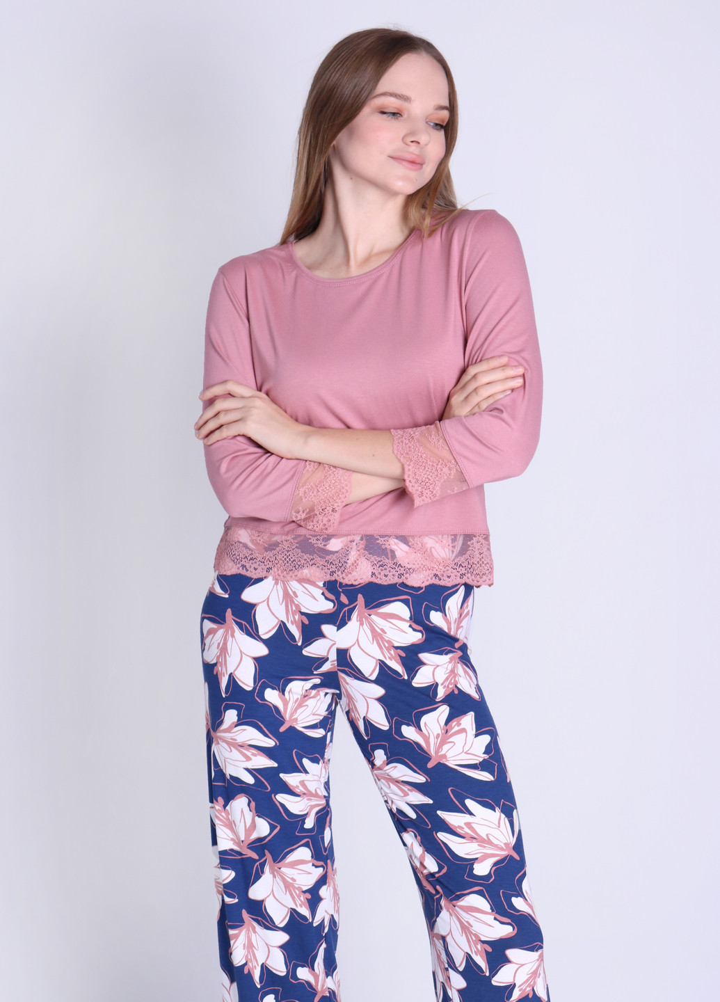 Розовый демисезонный комплект женский из вискозы VNOCHI