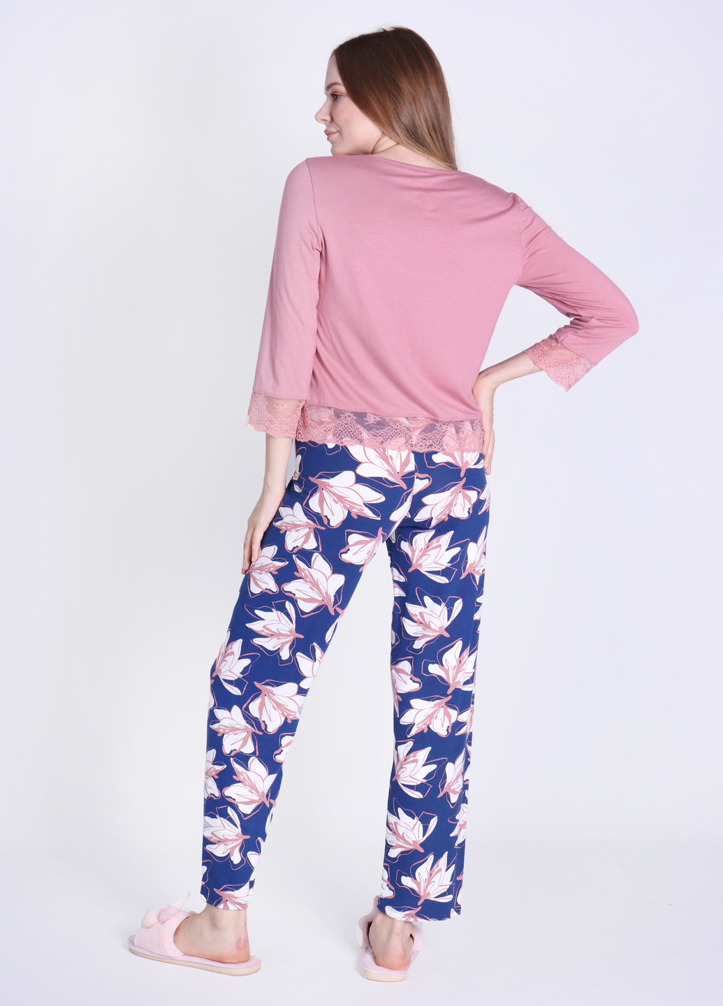 Розовый демисезонный комплект женский из вискозы VNOCHI