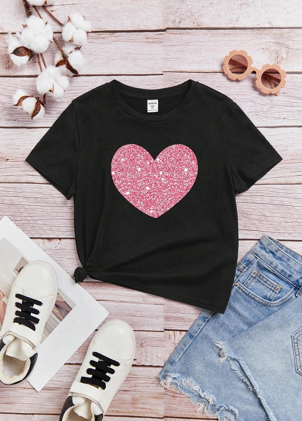 Черная летняя футболка SHEIN