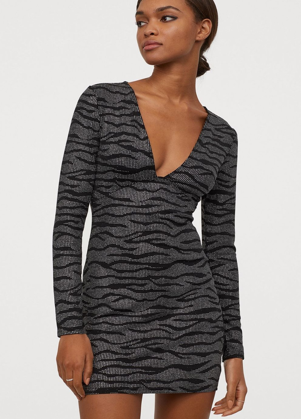 Черное кэжуал платье футляр H&M с абстрактным узором
