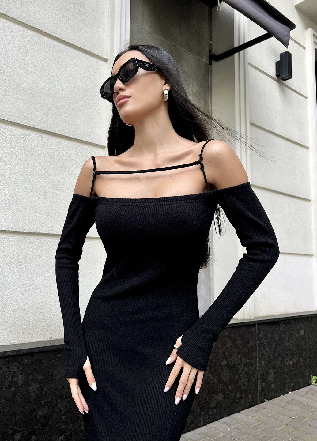 Черное вечернее платье прилегающего силуэта Jadone Fashion
