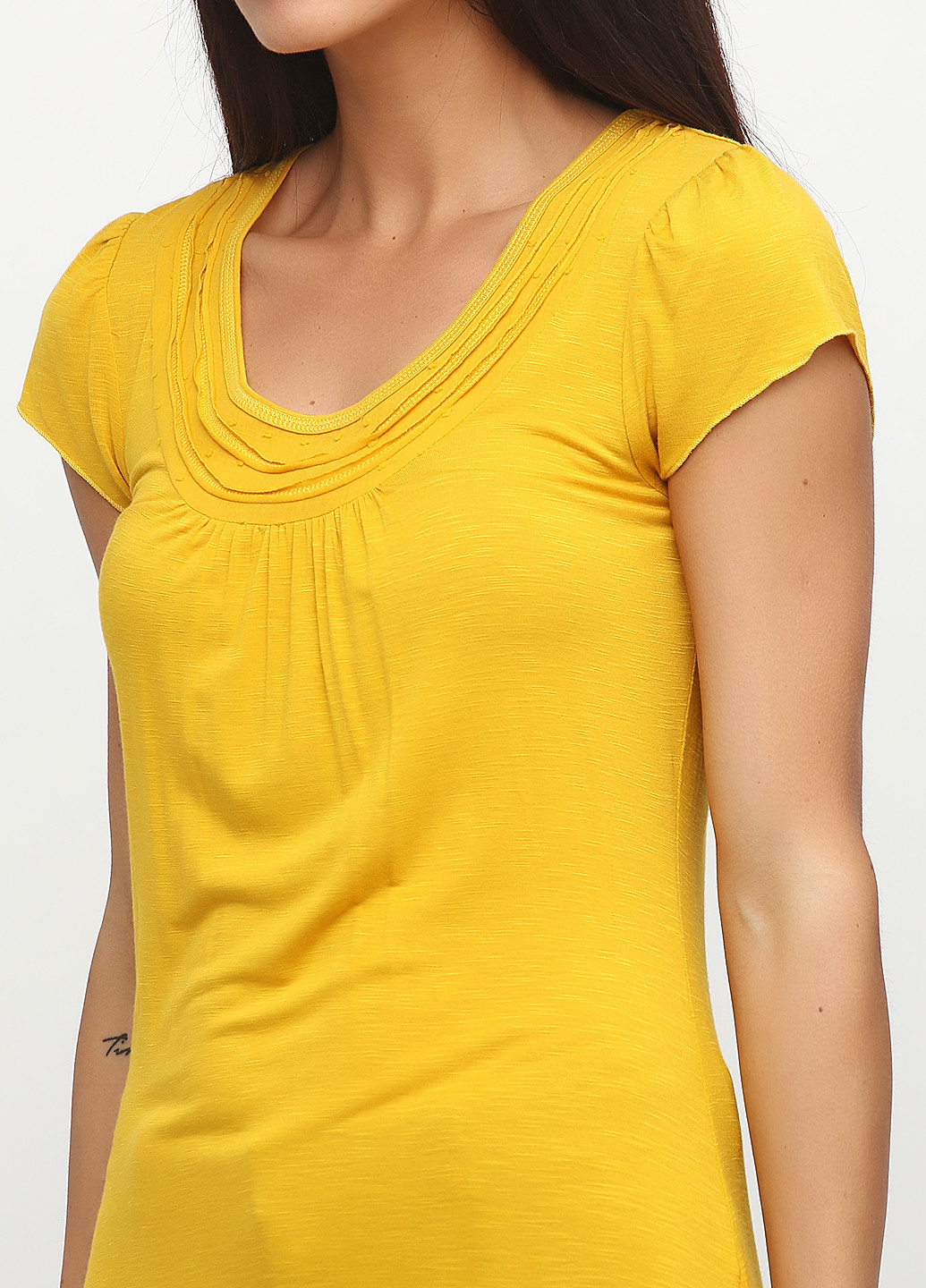 Желтая летняя футболка Zero