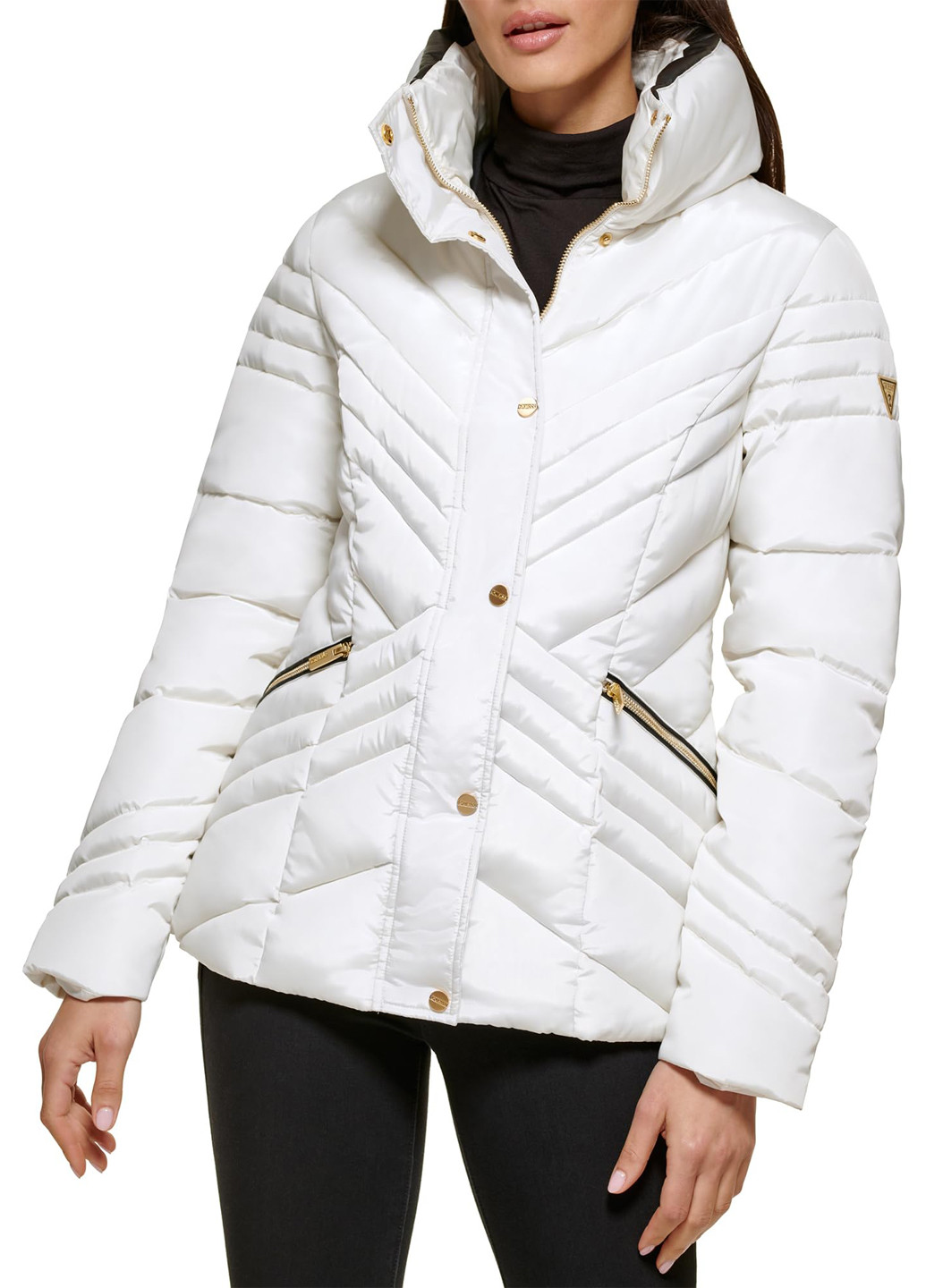 Молочная зимняя куртка Guess