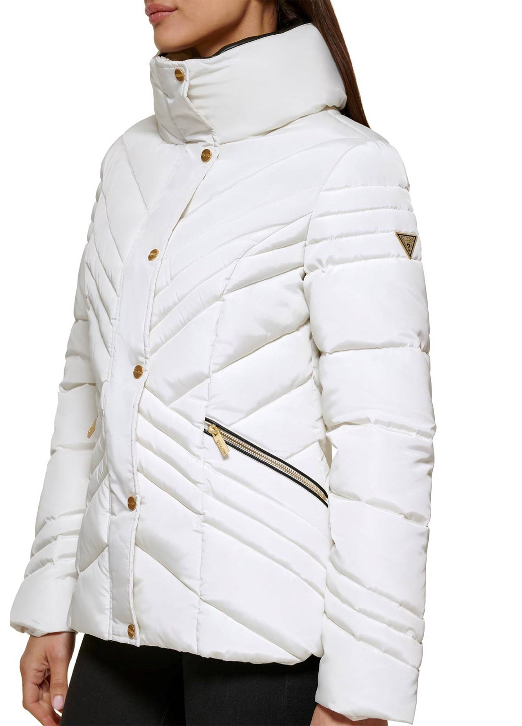 Молочная зимняя куртка Guess