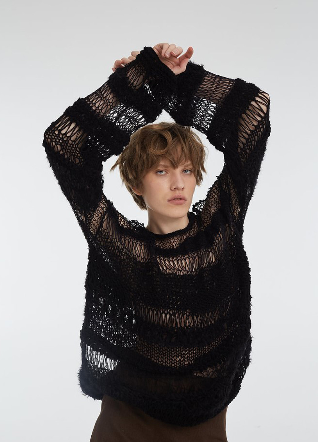 Черный демисезонный свитер джемпер KNITLAB