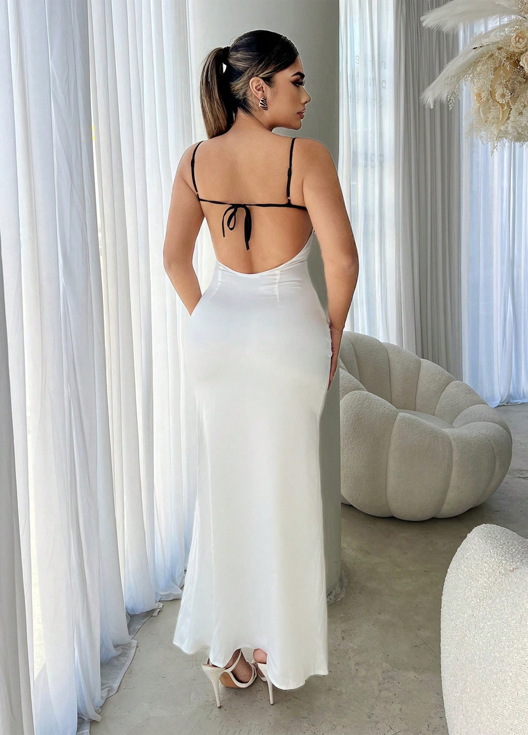 Белое вечернее платье с открытой спиной SHEIN однотонное