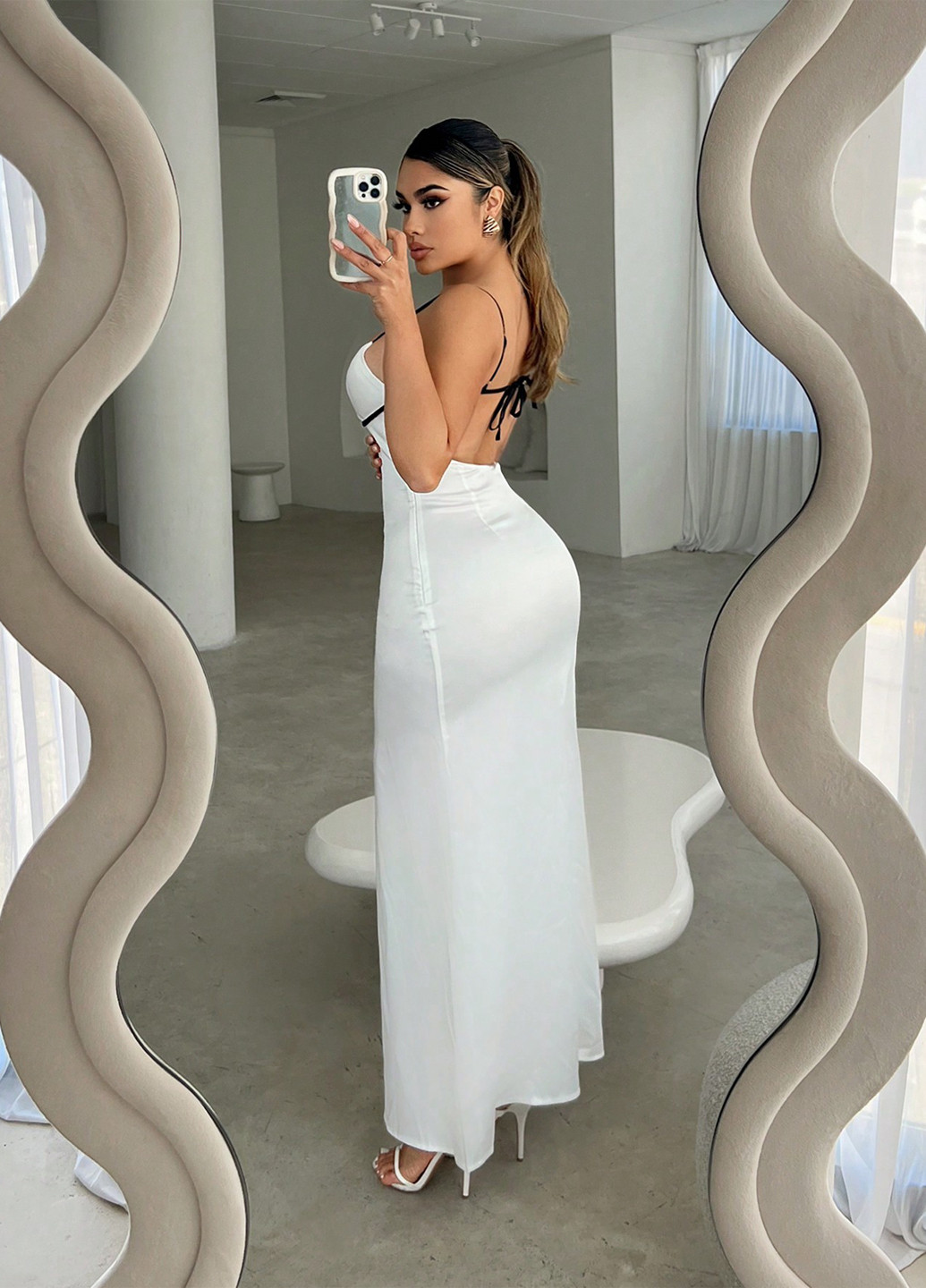 Белое вечернее платье с открытой спиной SHEIN однотонное