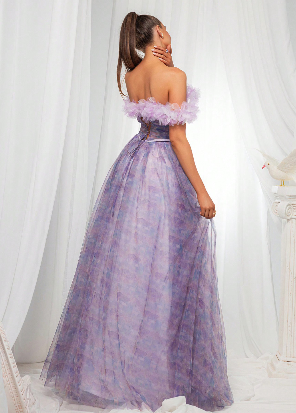 Светло-фиолетовое праздничный, вечернее платье клеш, с открытой спиной, с открытыми плечами SHEIN с абстрактным узором