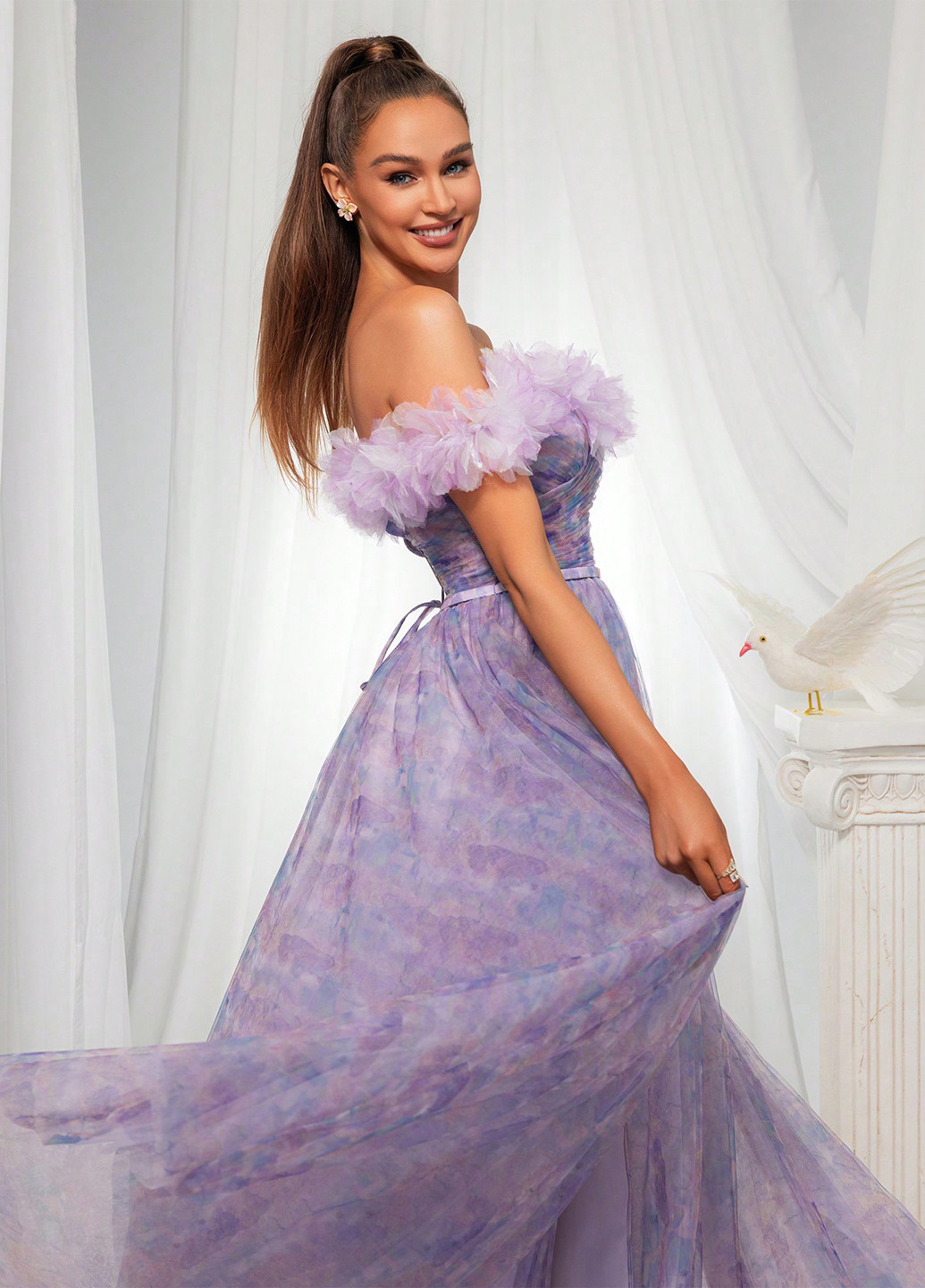 Светло-фиолетовое праздничный, вечернее платье клеш, с открытой спиной, с открытыми плечами SHEIN с абстрактным узором