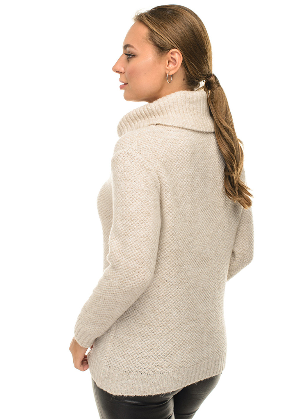 Молочный демисезонный свитер SVTR