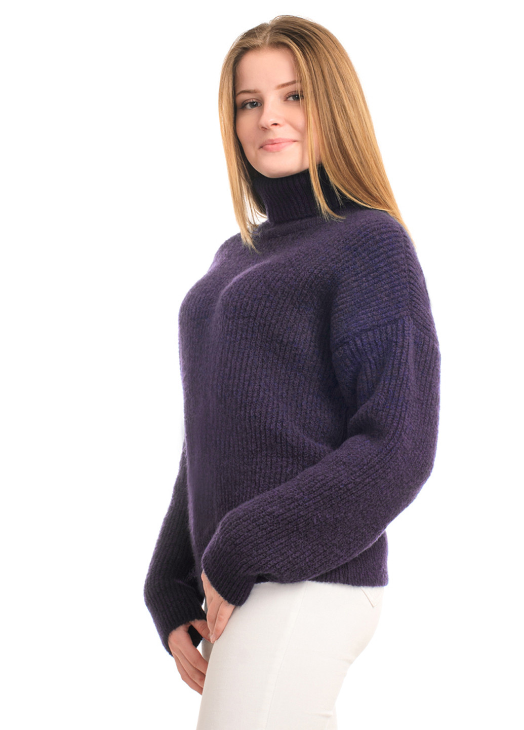 Темно-фіолетовий зимовий свитер SVTR