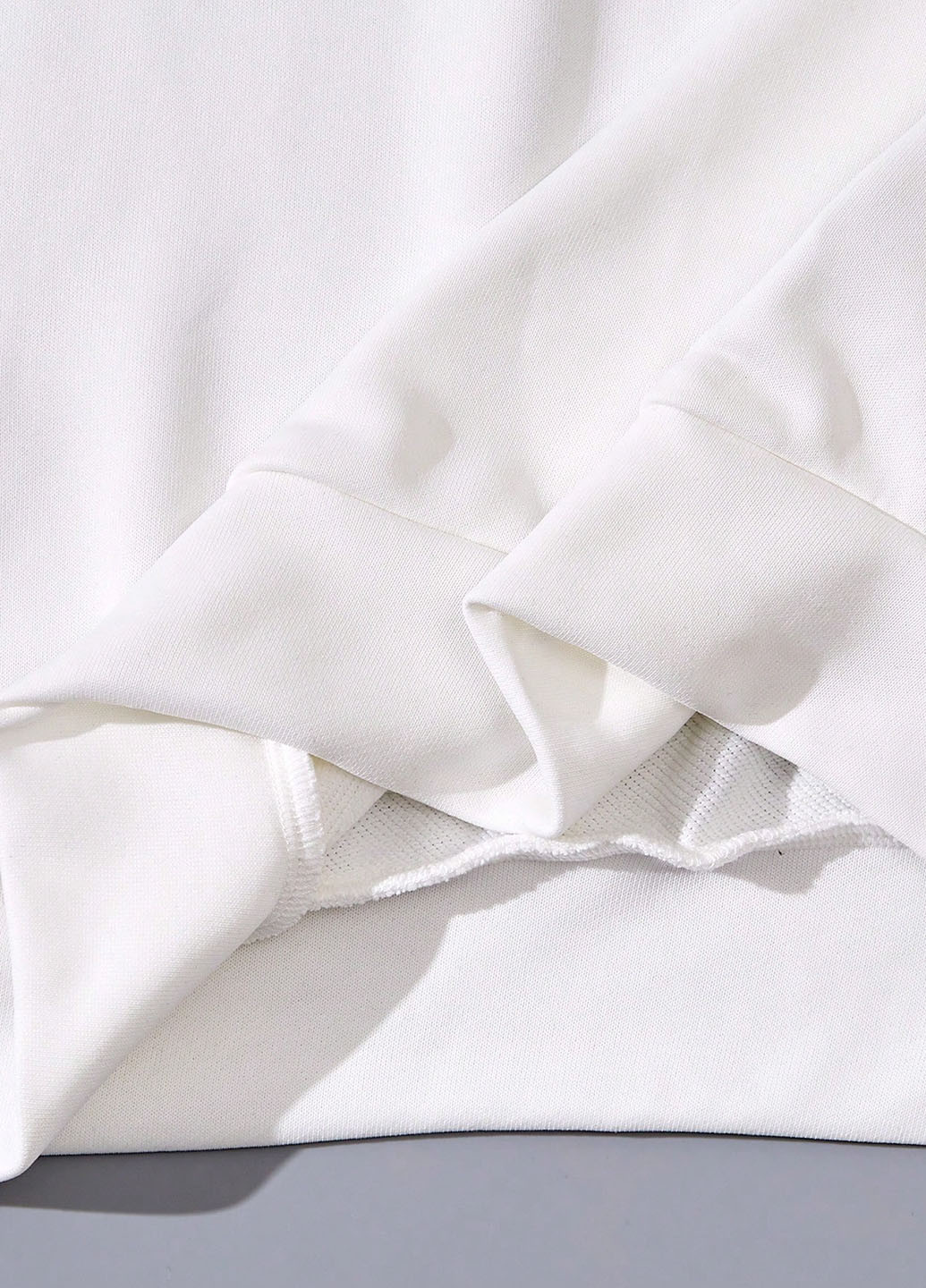 Білий літній костюм (світшот, шорти) з шортами SHEIN