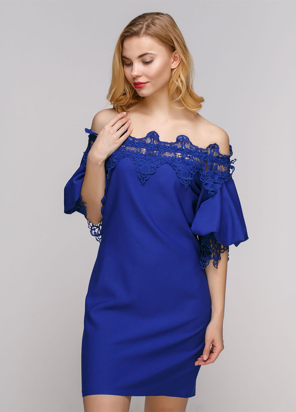 Синее вечернее платье с открытыми плечами Babylon однотонное