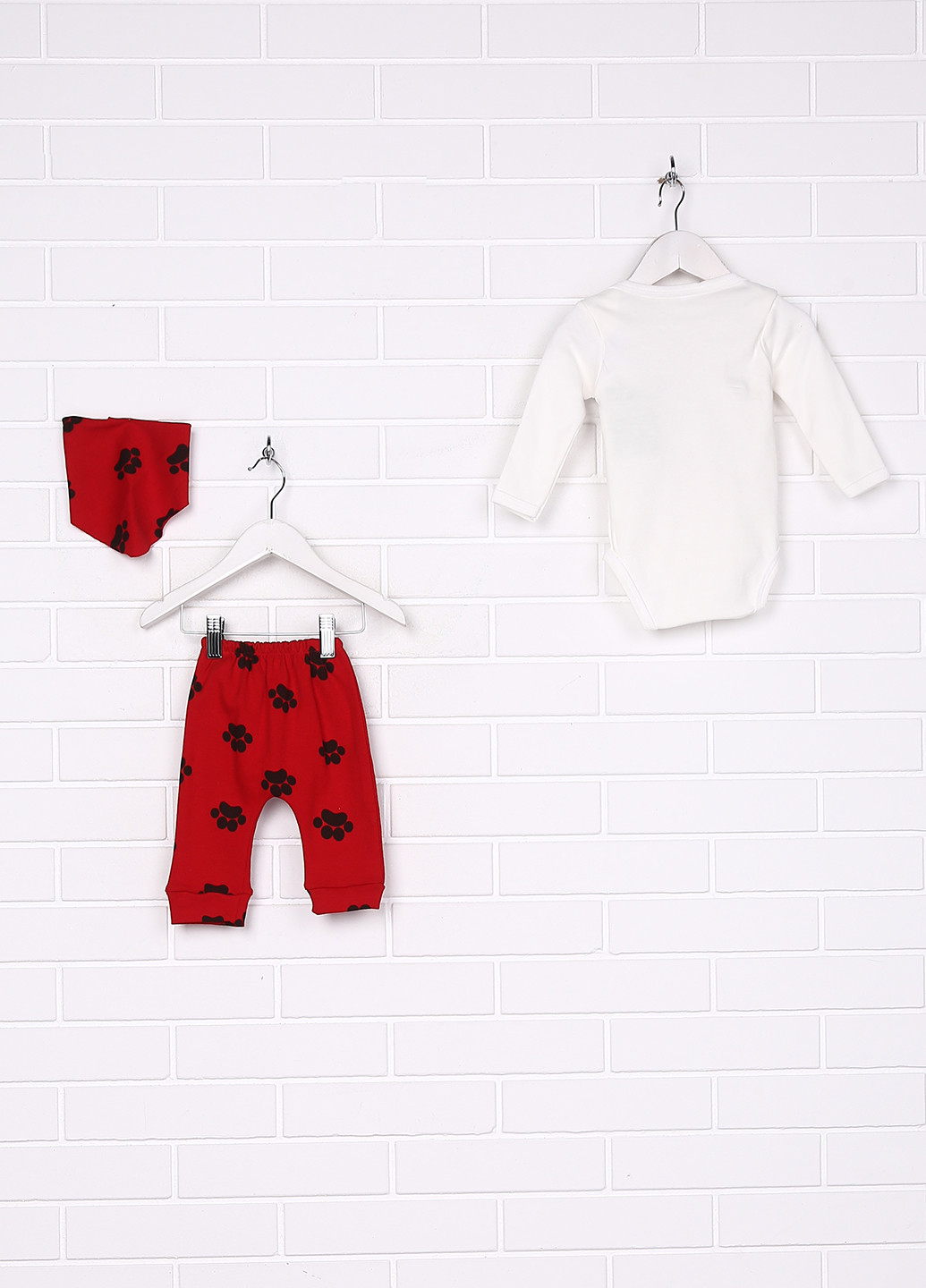 Красный демисезонный комплект (боди, брюки, слюнявчик) zem baby