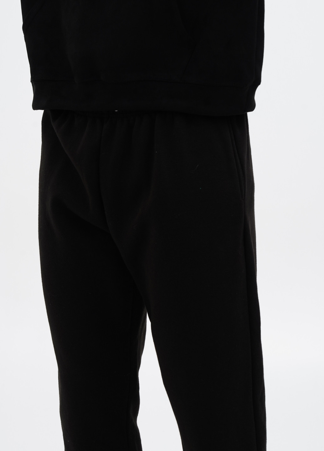 Черные кэжуал, спортивные демисезонные укороченные, зауженные брюки Boohoo