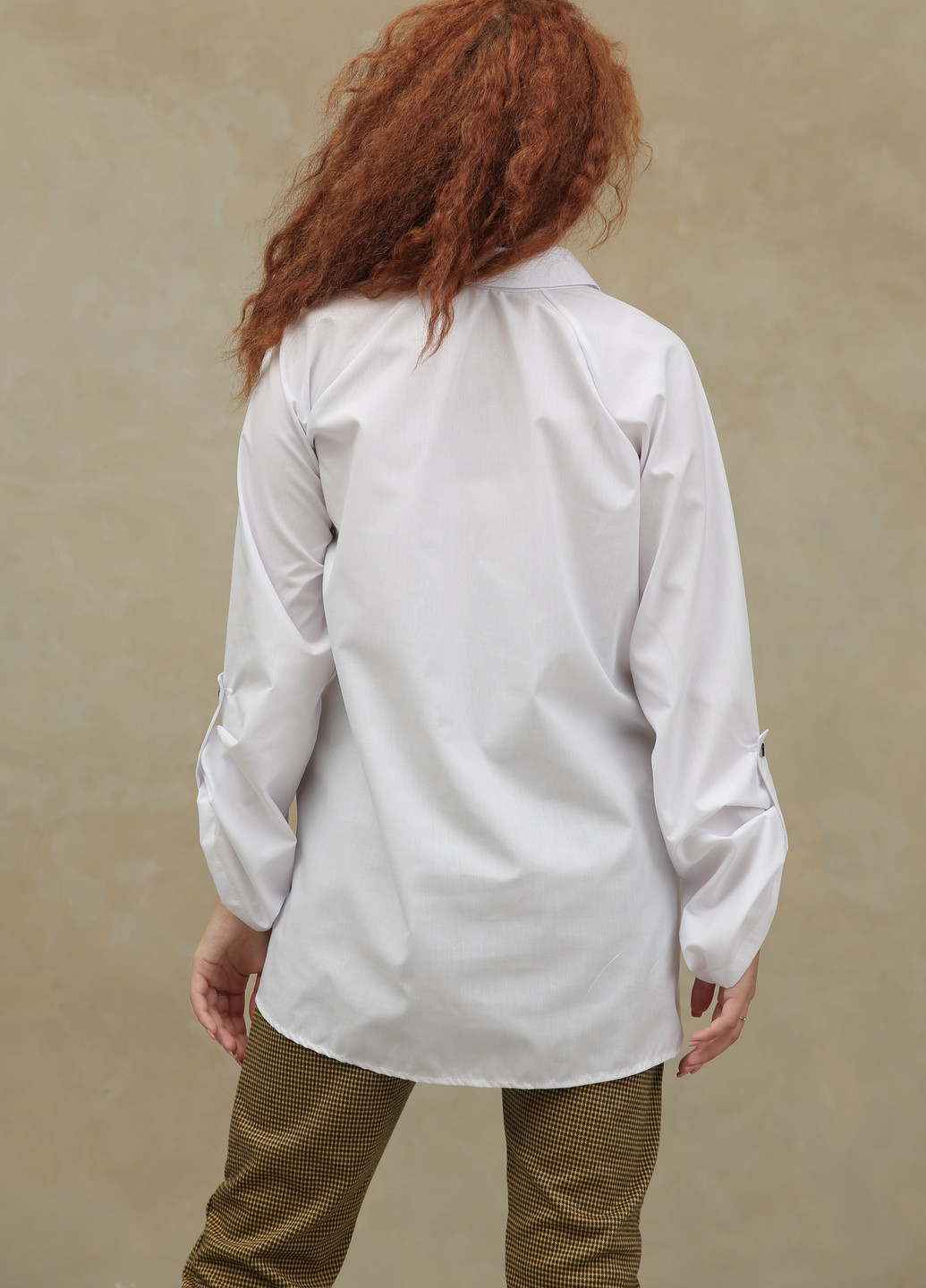 Белая демисезонная белая блузка с рукавом реглан 7/8 на хлястике INNOE Блузка