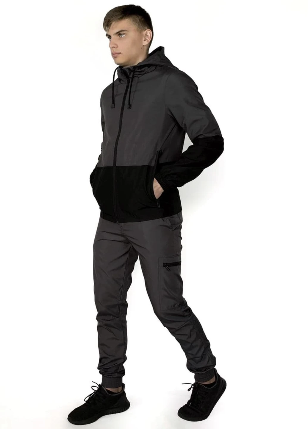 Комбинированная демисезонная куртка softshell light серо-черная Intruder