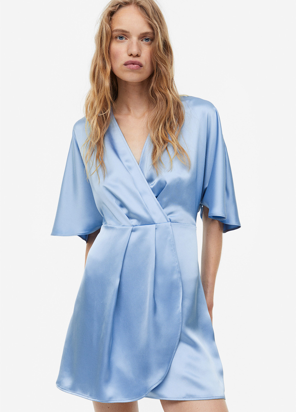 Голубое деловое, кэжуал платье на запах H&M однотонное