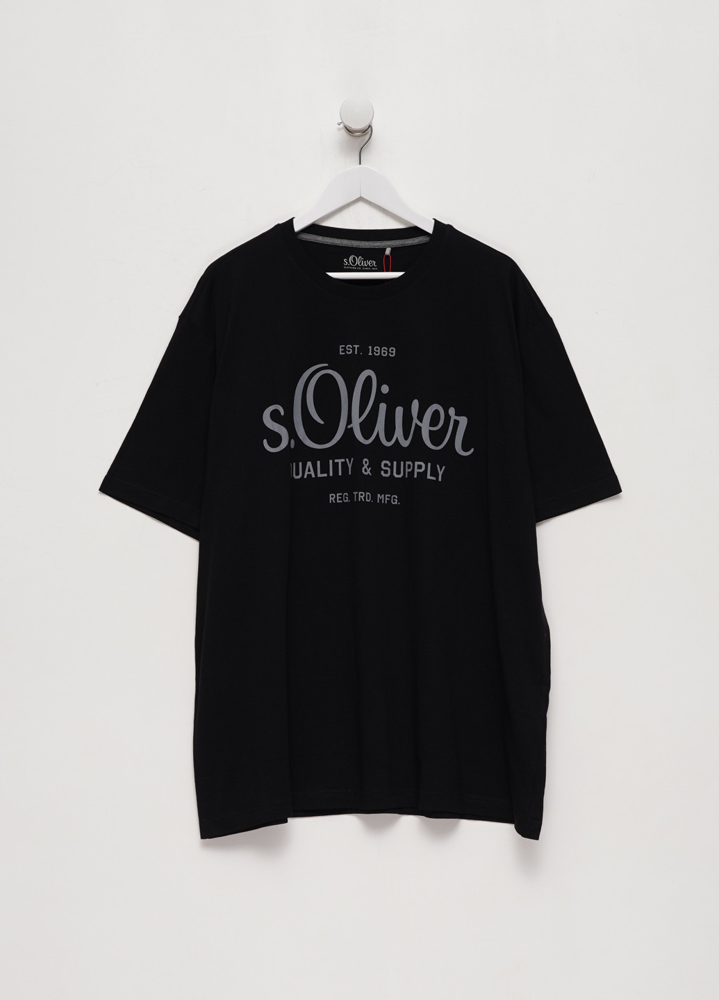Черная летняя футболка S.Oliver