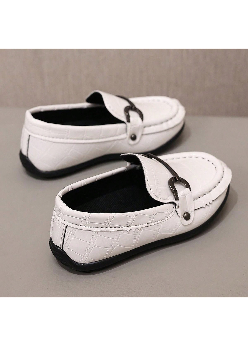 Белые туфли SHEIN без шнурков