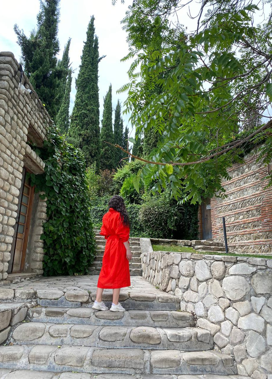 Червона сукня Така Барвиста