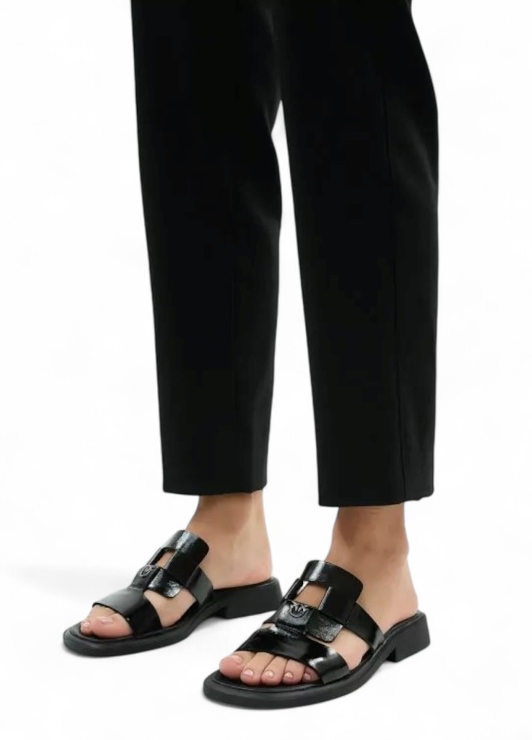 Черные шлепанцы Fabio Monelli с логотипом, лаковые