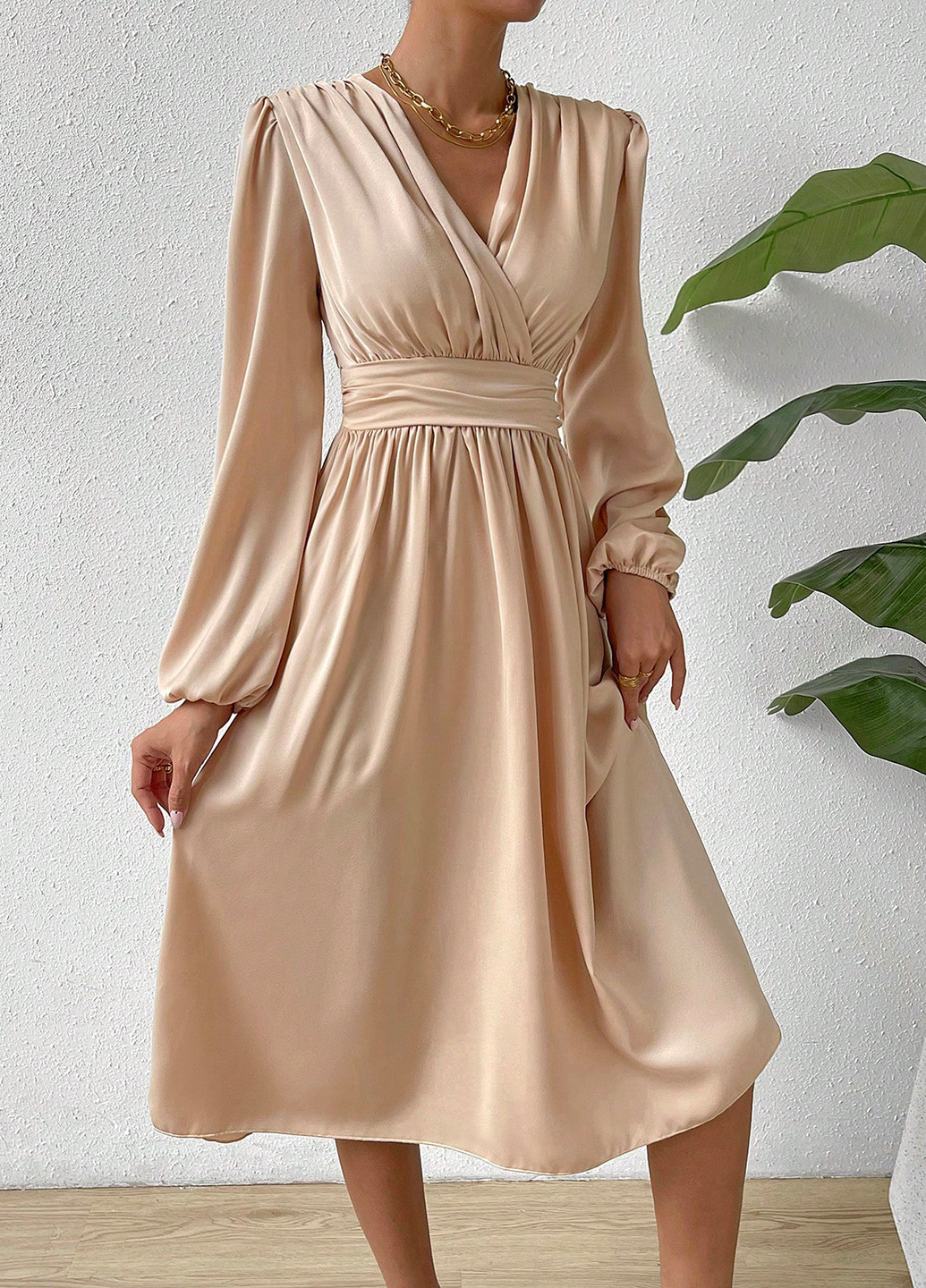 Кремовое кэжуал платье на запах SHEIN однотонное