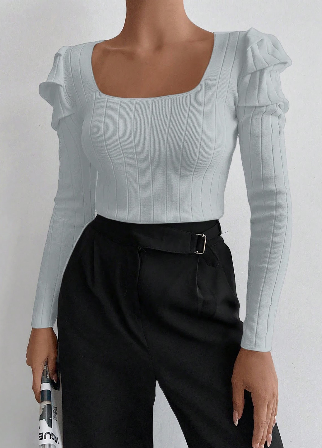 Белый демисезонный свитер SHEIN