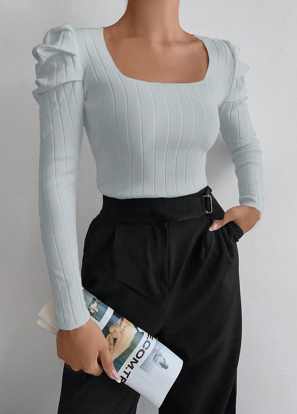 Белый демисезонный свитер SHEIN