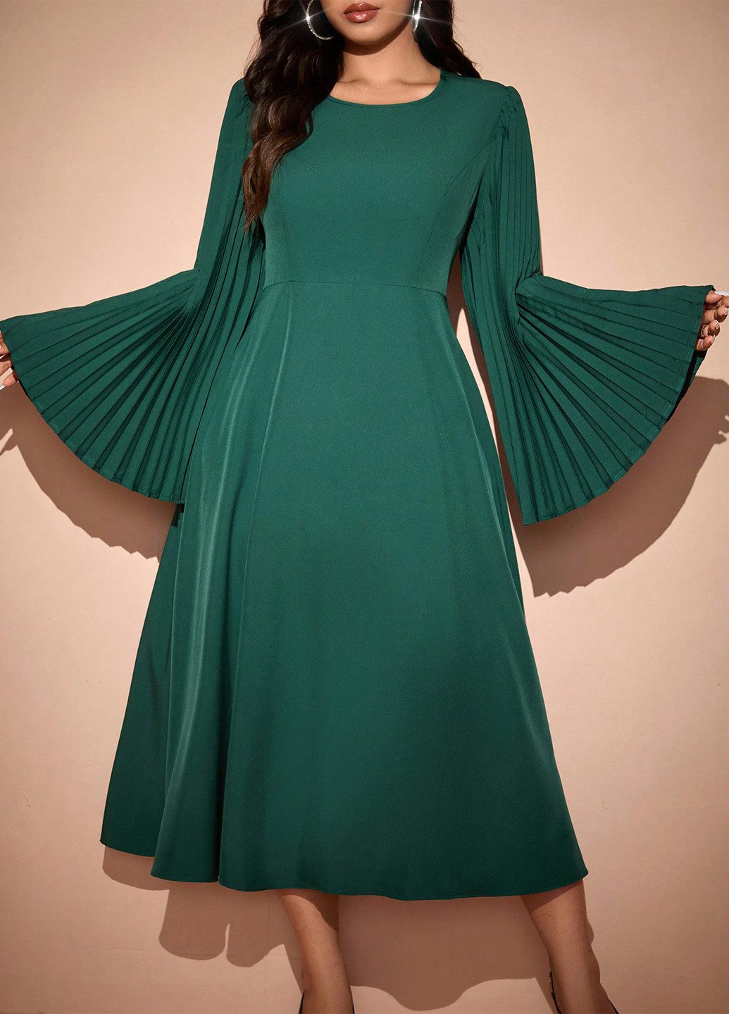 Темно-зеленое коктейльное, вечернее платье с открытой спиной SHEIN однотонное