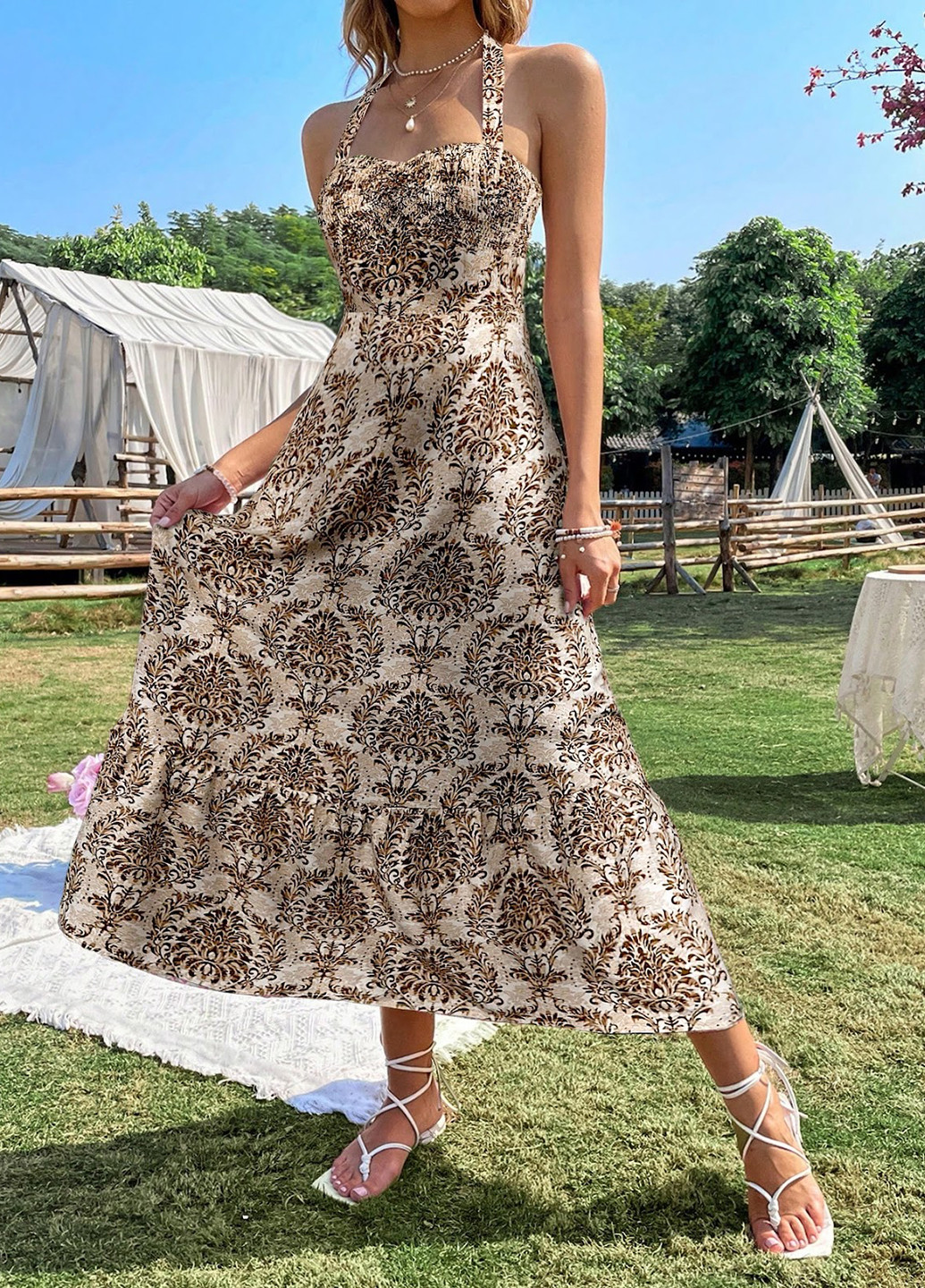 Світло-коричнева кежуал сукня кльош, з відкритою спиною SHEIN з орнаментом