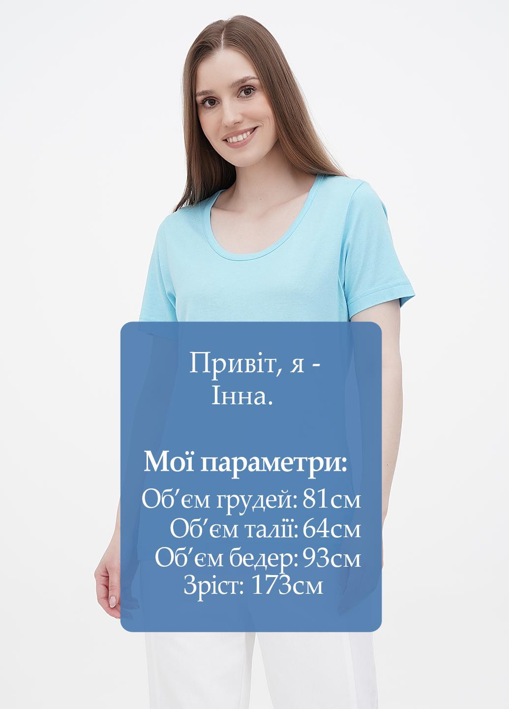 Светло-голубая летняя футболка Minus