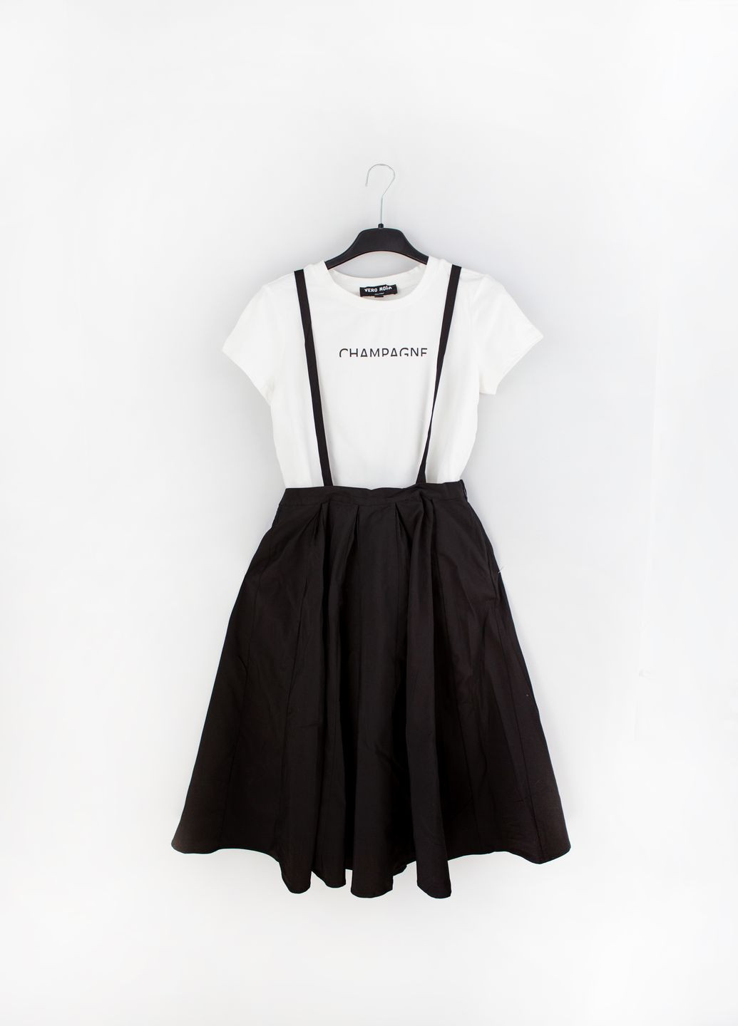 Черно-белая однотонная юбка с футболкой Vero Moda