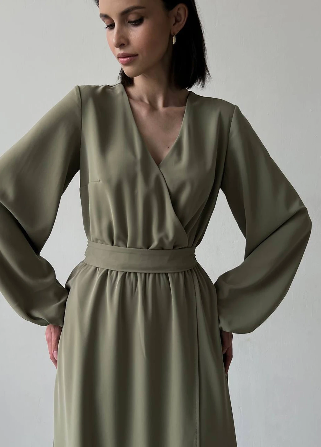 Кавова кежуал сукня на запах Fashion однотонна