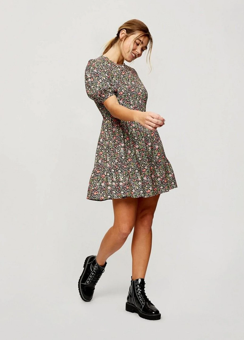 Черное кэжуал платье клеш Miss Selfridge с цветочным принтом