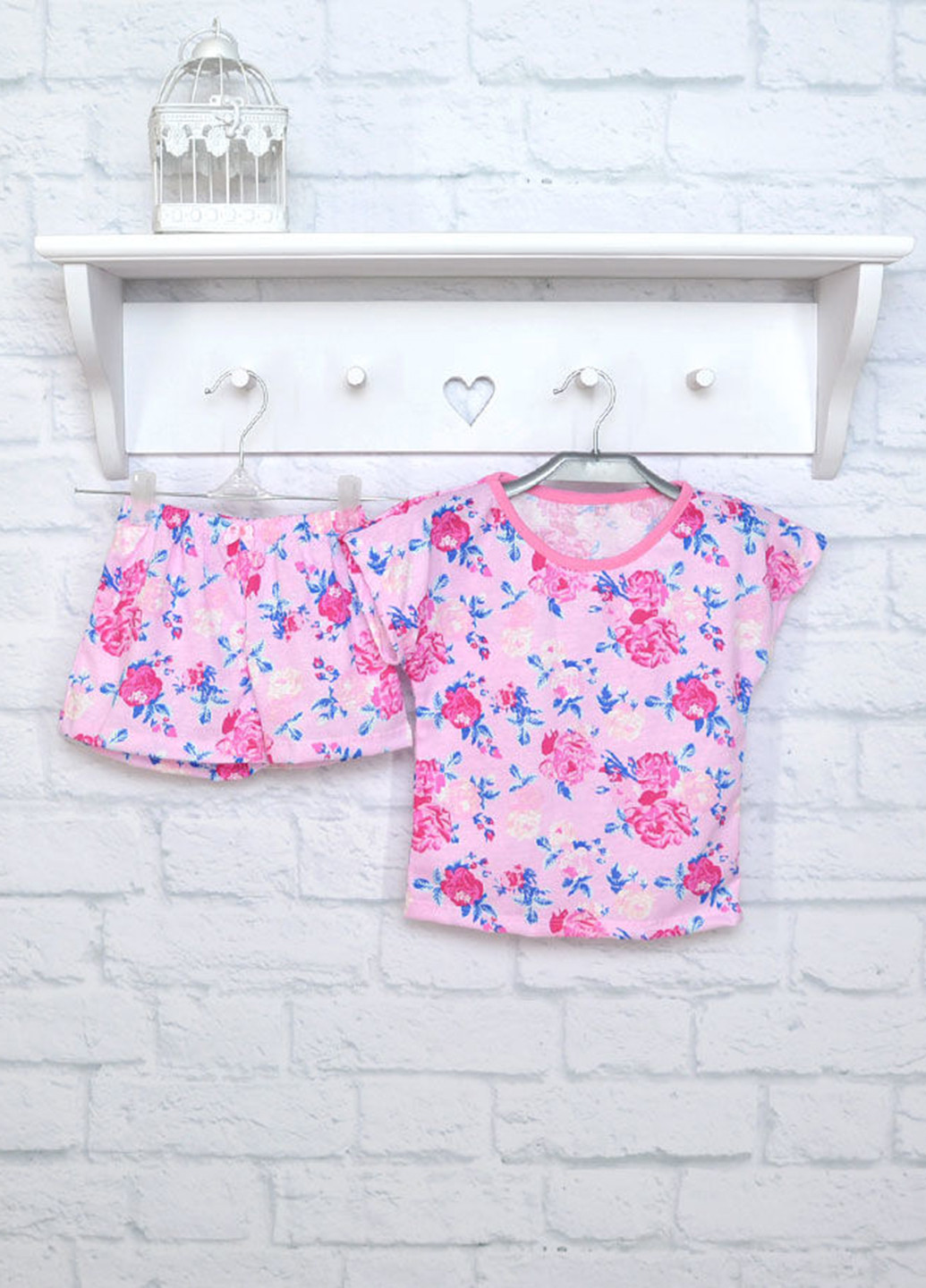 Розовый летний комплект (футболка, шорты) Blanka