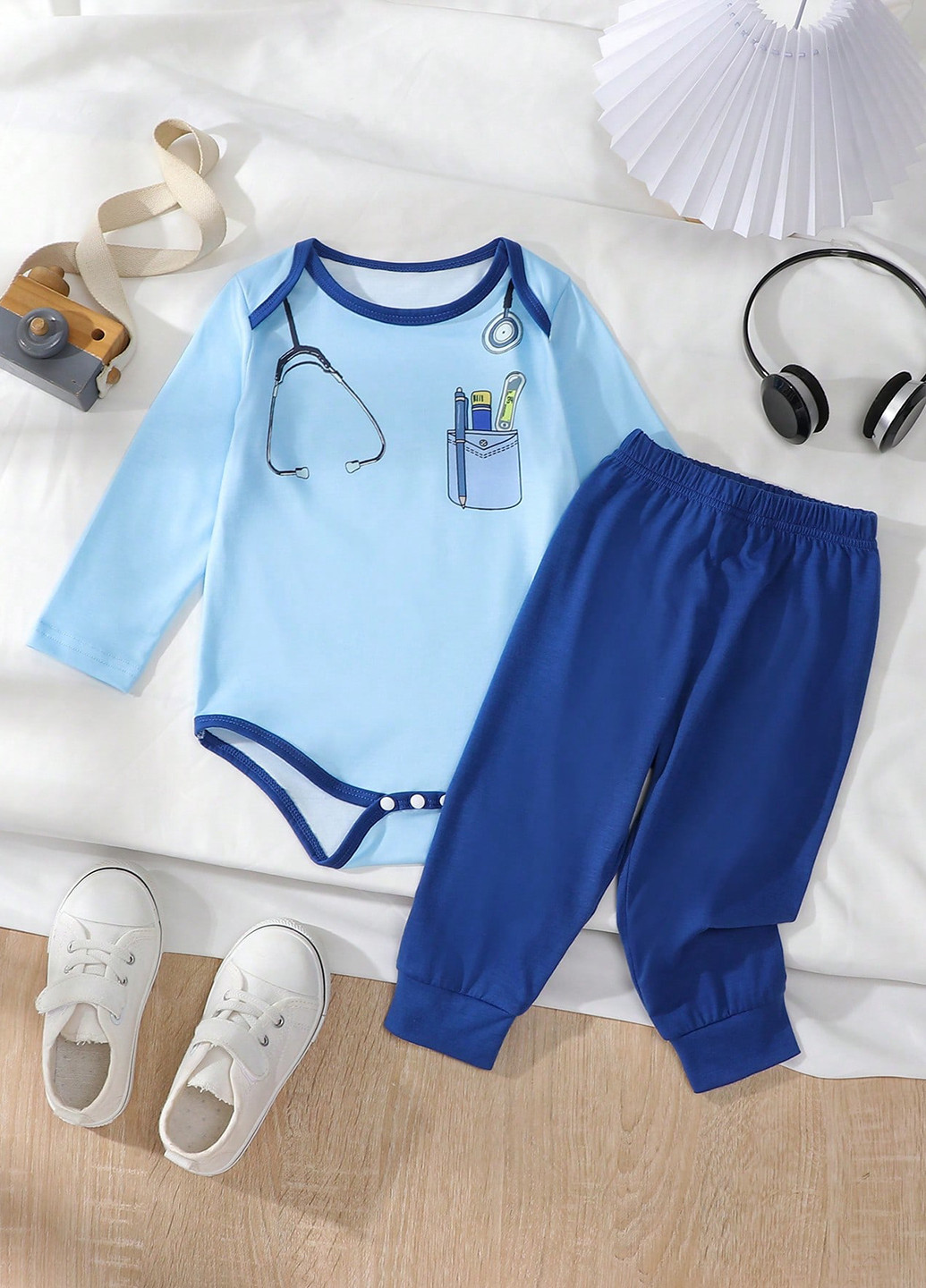 Комбинированный демисезонный комплект (боди, брюки) SHEIN