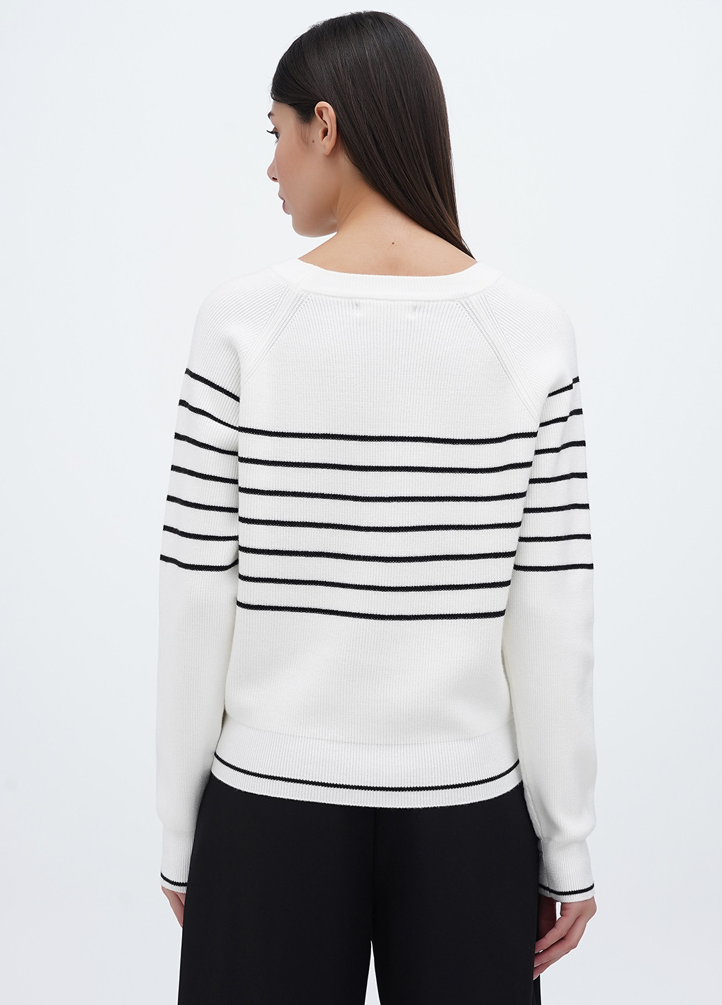 Белый демисезонный джемпер джемпер M@C