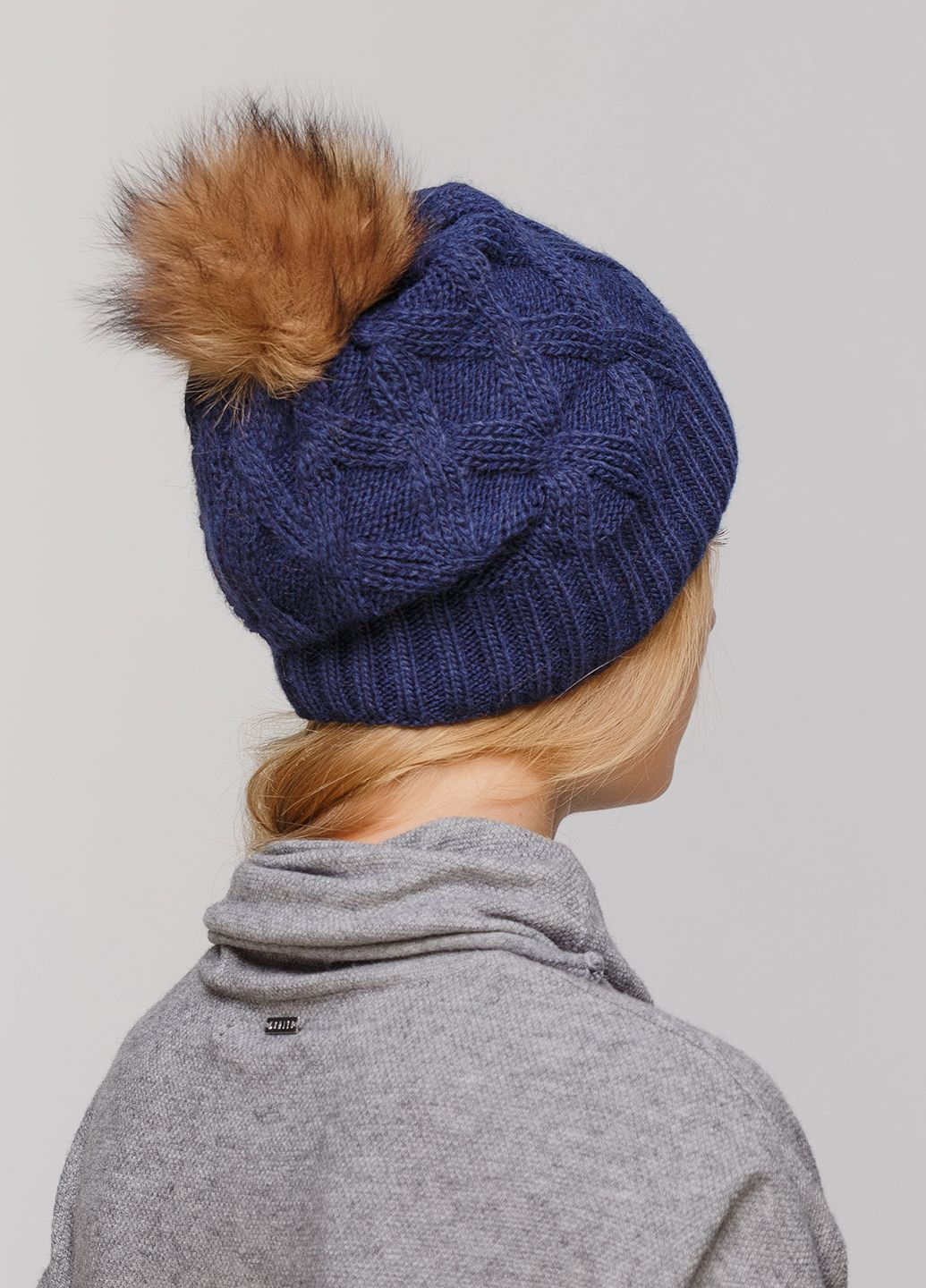 Зимняя теплая женская шапка на флисовой подкладке 550580 Merlini (249643068)