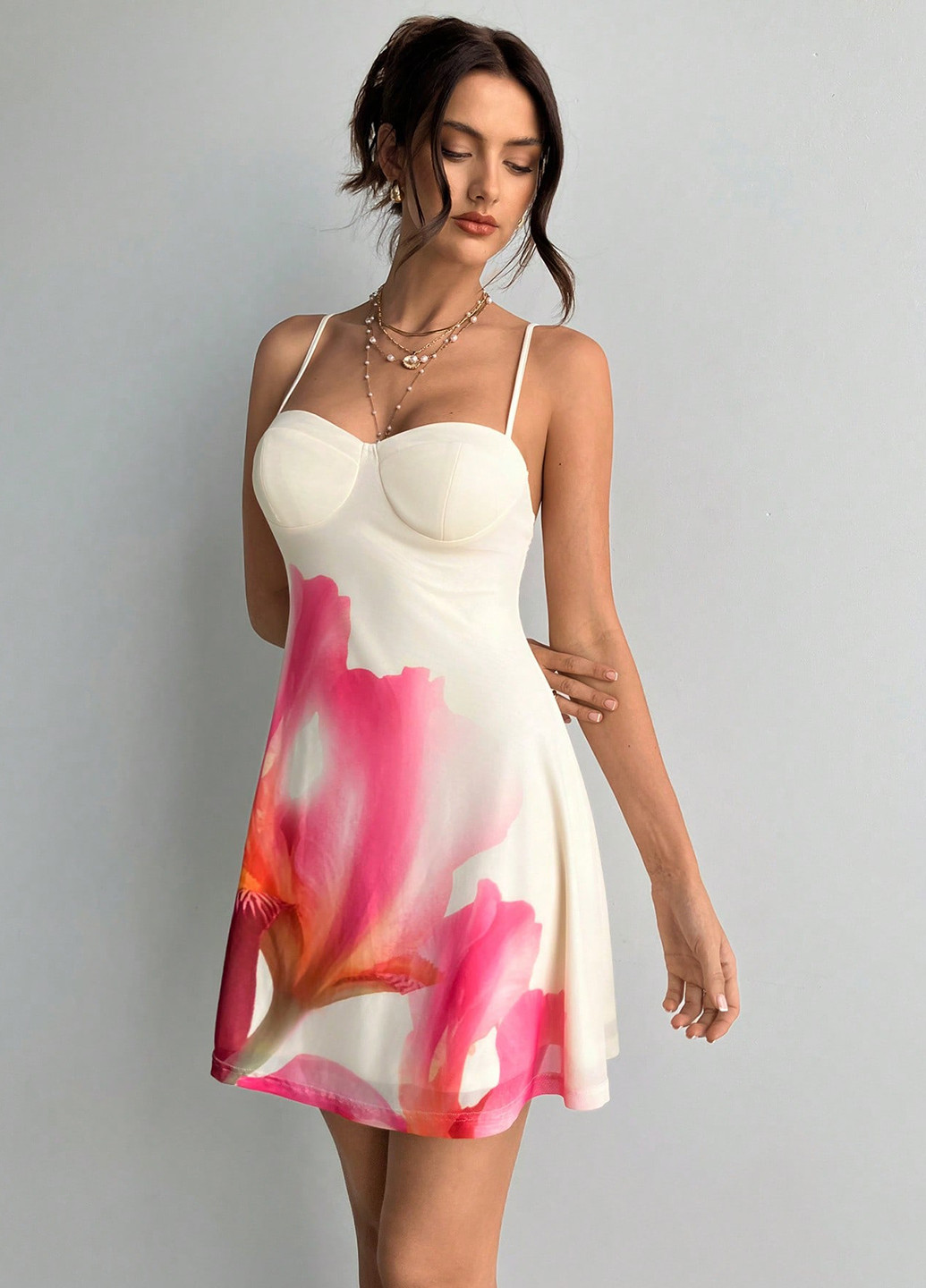 Кремова святковий, кежуал сукня з відкритими плечима, з відкритою спиною SHEIN з квітковим принтом