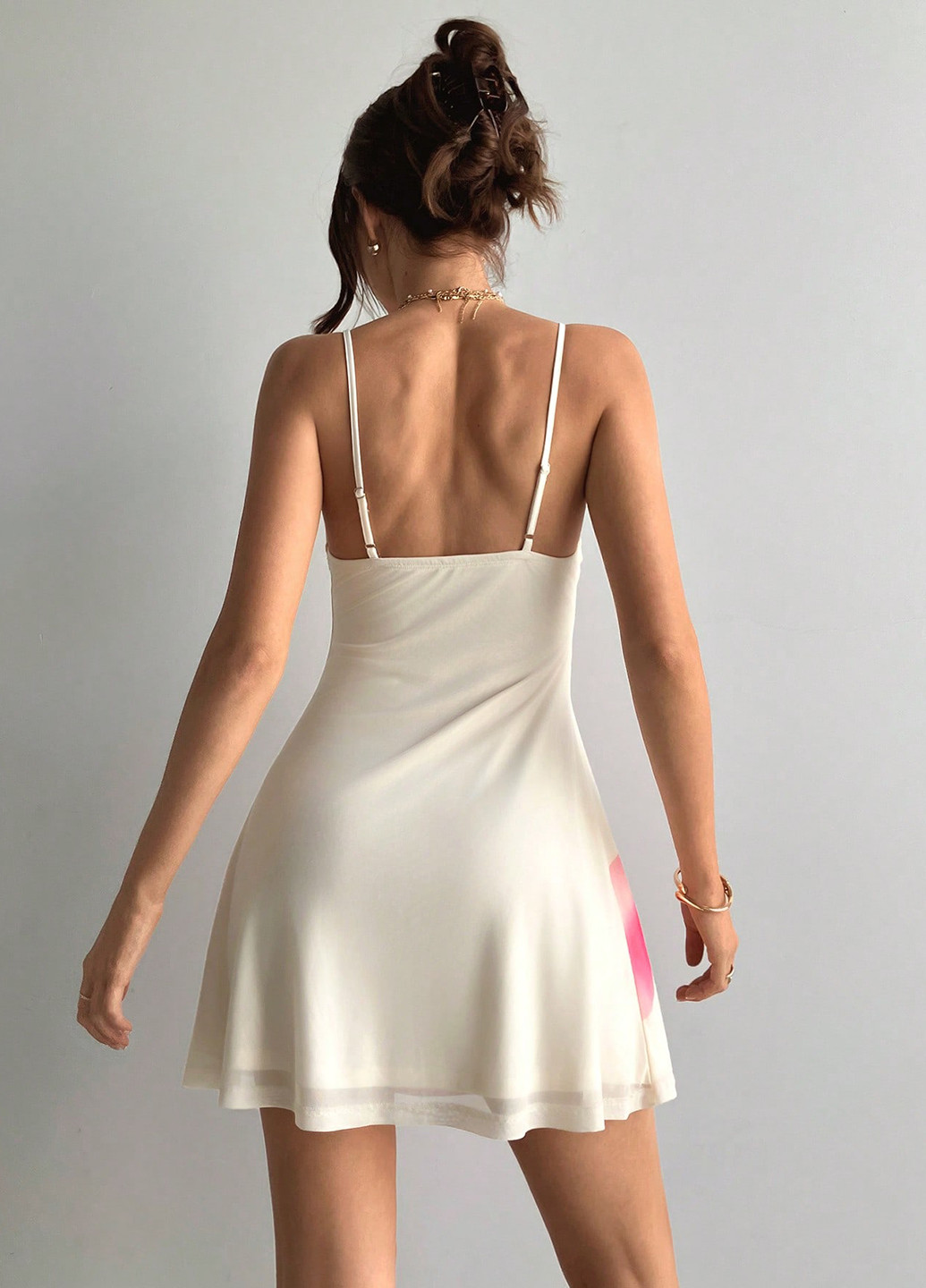 Кремова святковий, кежуал сукня з відкритими плечима, з відкритою спиною SHEIN з квітковим принтом