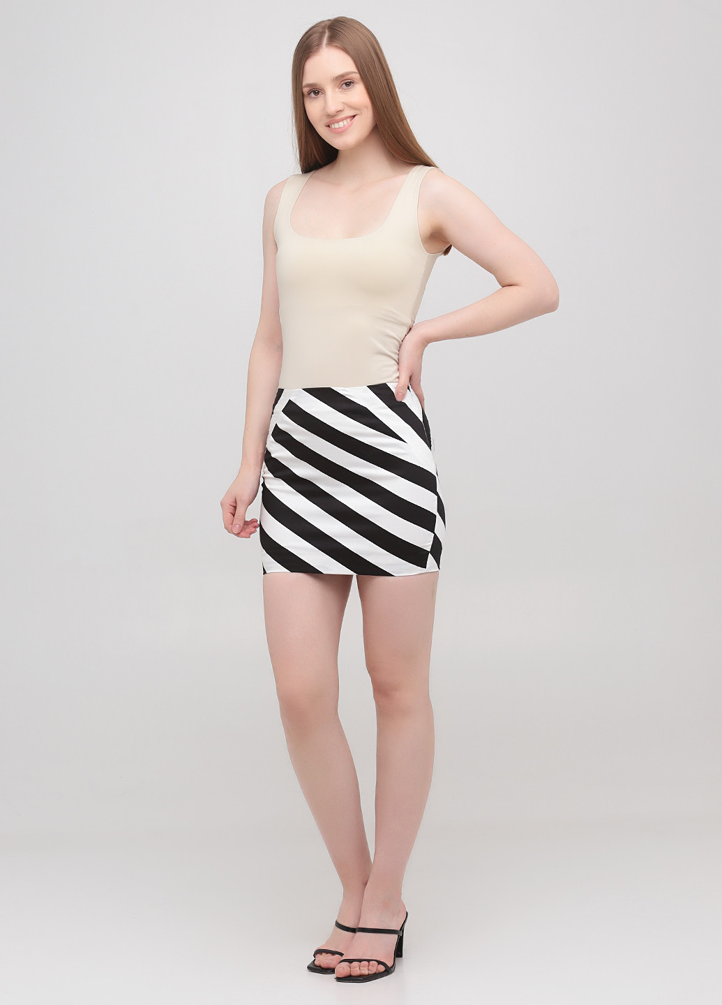 Черно-белая кэжуал в полоску юбка Vero Moda
