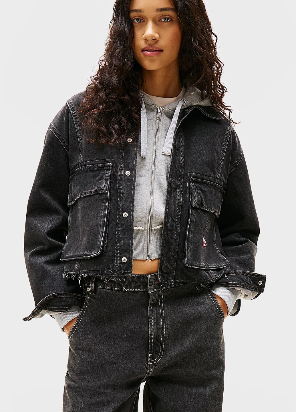 Темно-серая демисезонная куртка Tommy Jeans