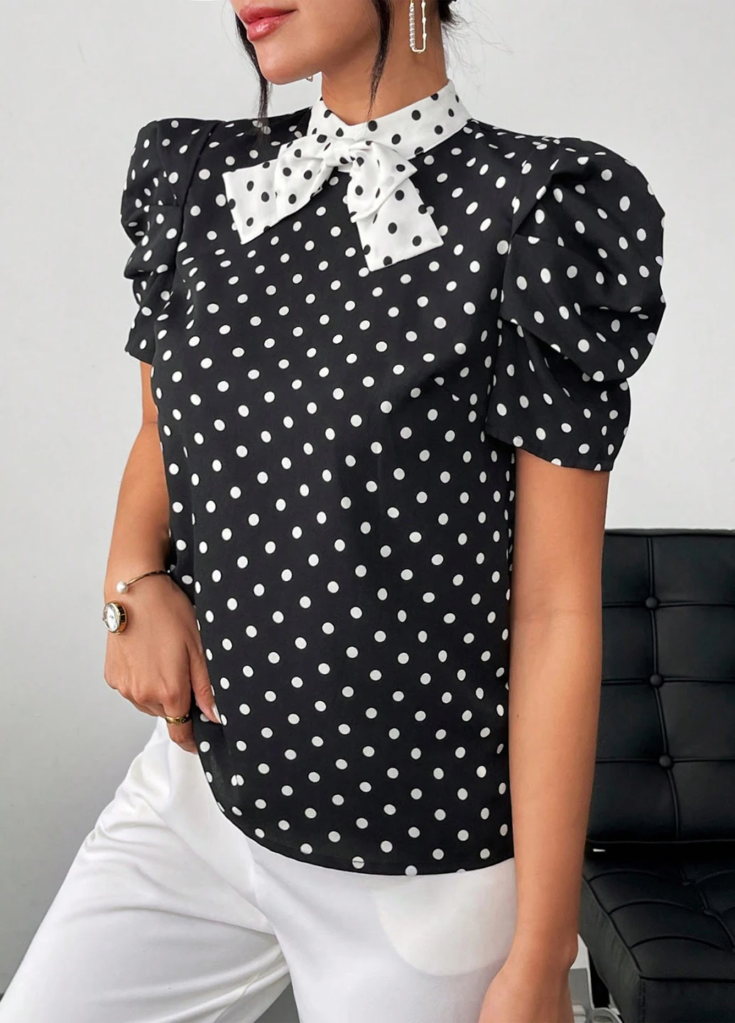 Чёрная блуза SHEIN