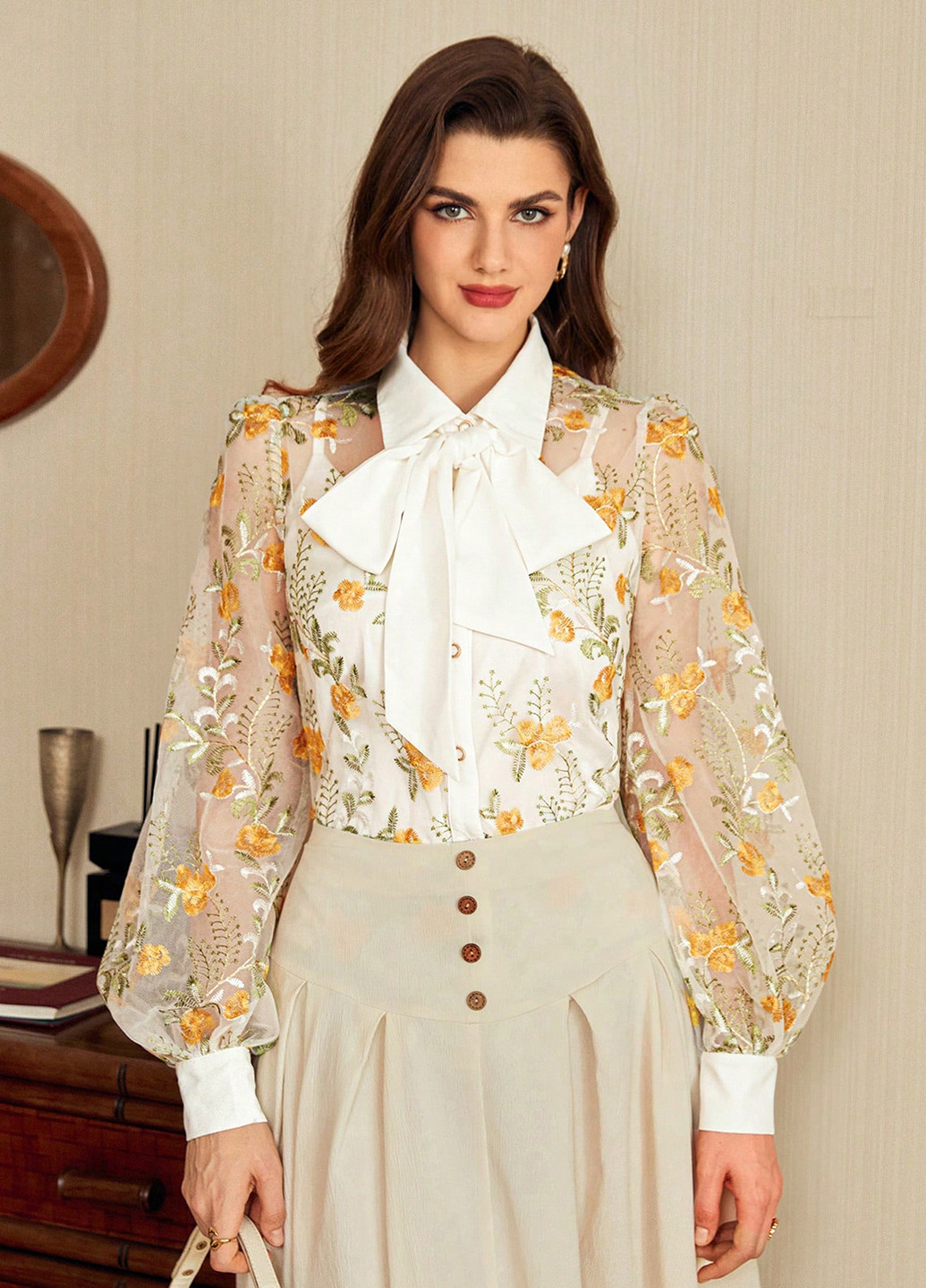 Молочная блуза SHEIN