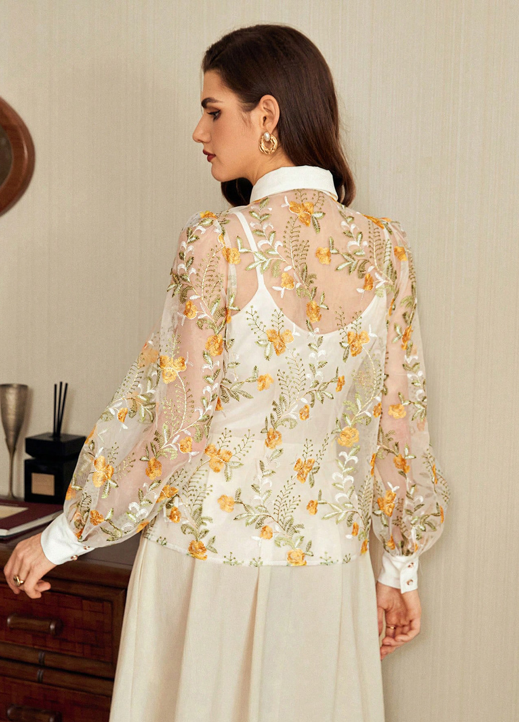 Молочная блуза SHEIN