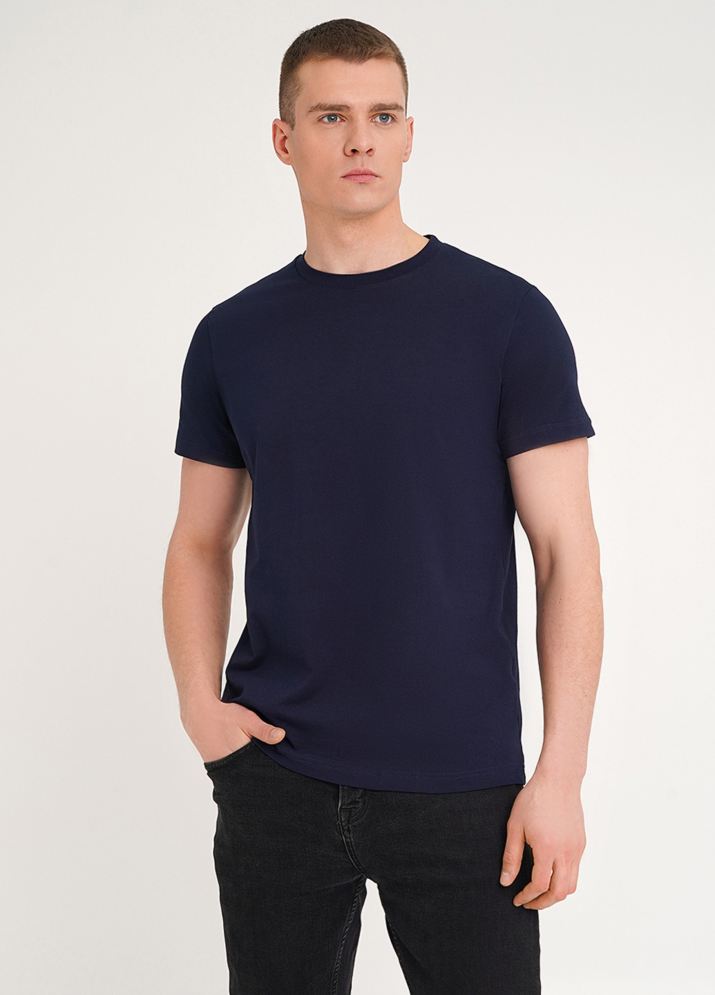 Темно-синяя мужская футболка KASTA design