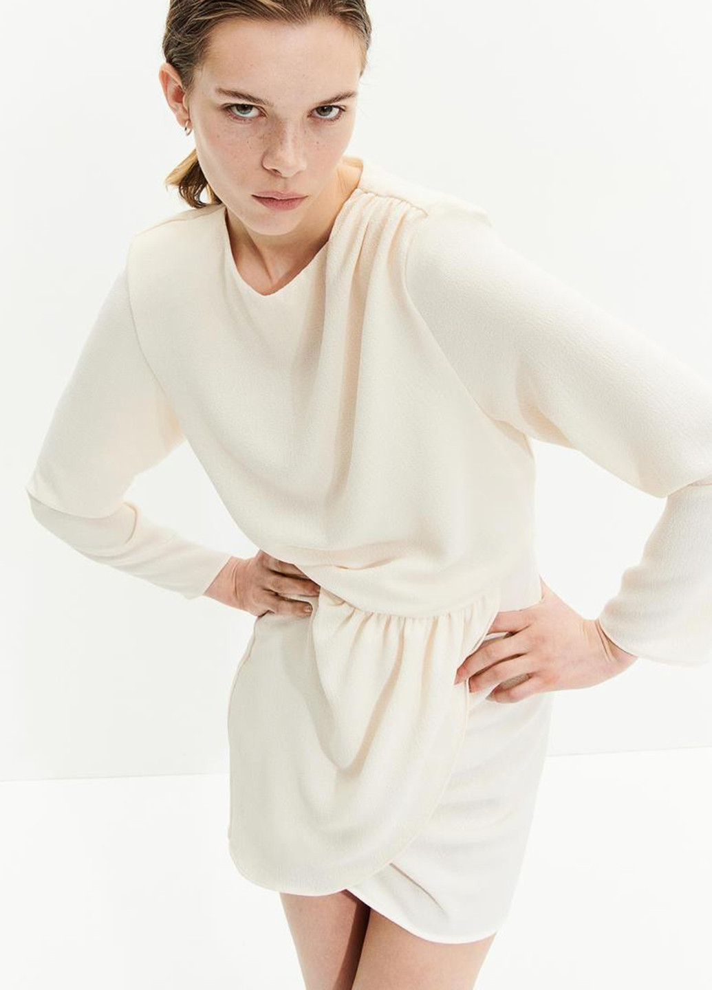 Кремова кежуал сукня а-силует H&M однотонна